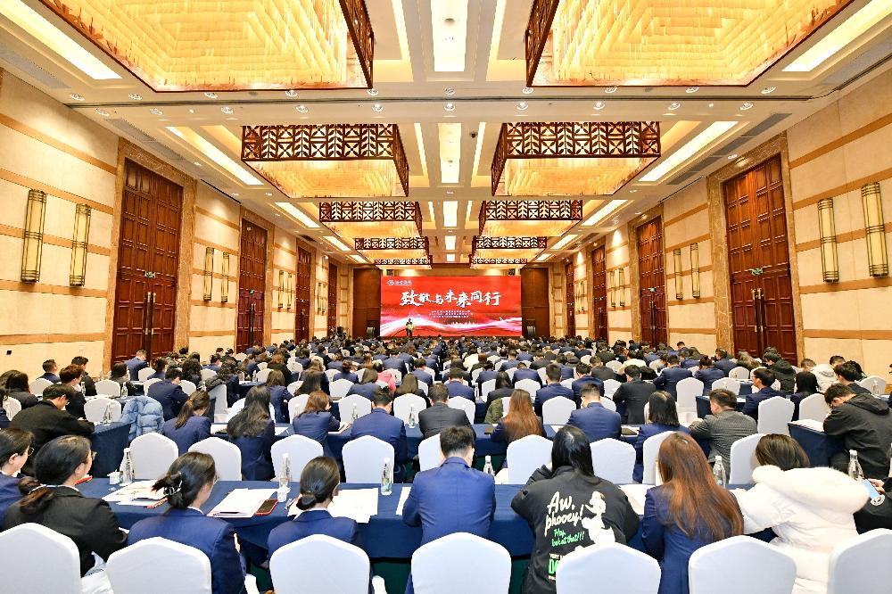 致敬与未来同行 | 汇丰经管的探索与奋进