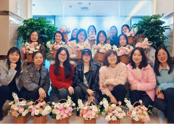 指尖艺趣，花香悦己 | 成都衡泰三八妇女节插花活动圆满举行